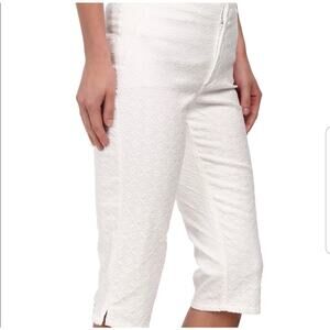 NYDJ Kaelin Jacquard Optic White Skimmer Capri Pants Size 8